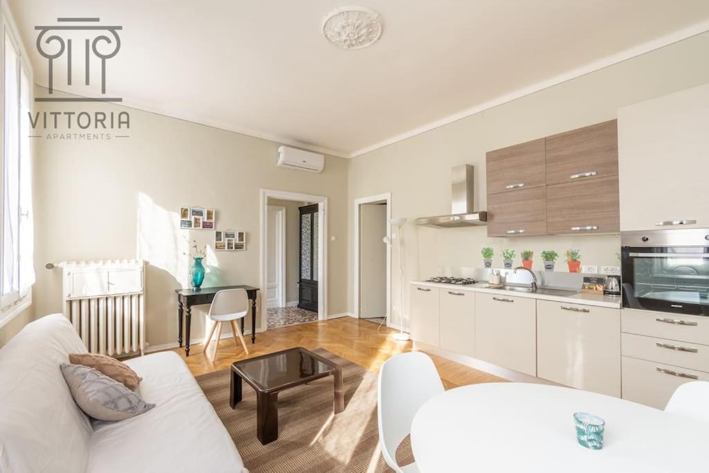 Vittoria Apartments: Viale Dante 维琴察 外观 照片