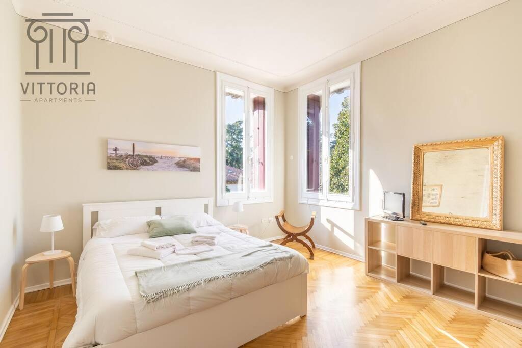 Vittoria Apartments: Viale Dante 维琴察 外观 照片